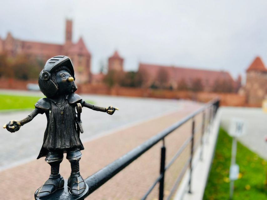 Gdansk: Malbork Castle & Westerplatte Tour with Local Lunch - The guide can make or break the experience