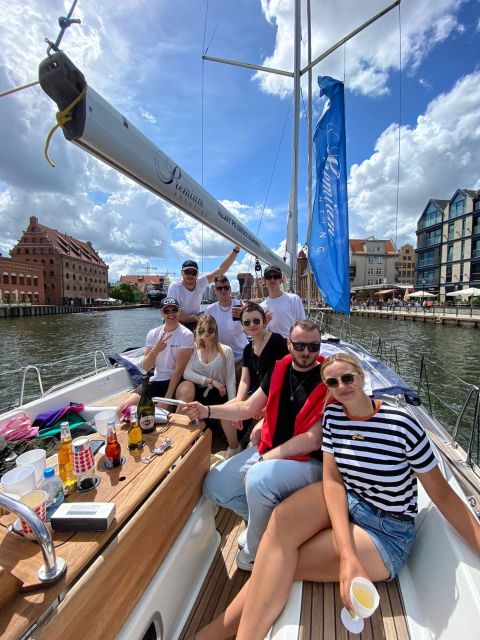 Gdańsk: Motlawa and Port yacht cruise with Welcome Drink - Leaving the Motława for the port