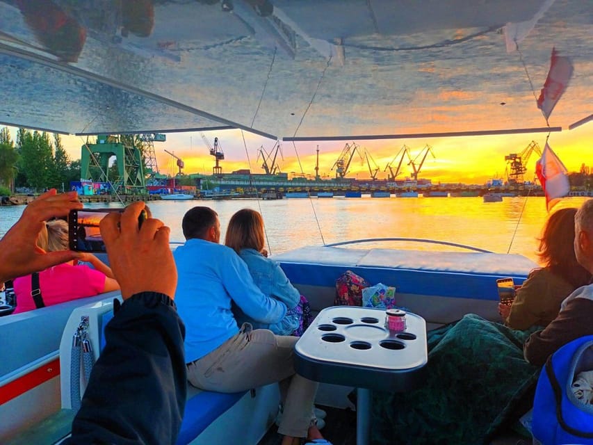 Gdańsk: Motława River Eco Cruise at Sunset with Prosecco - Who should book this cruise?