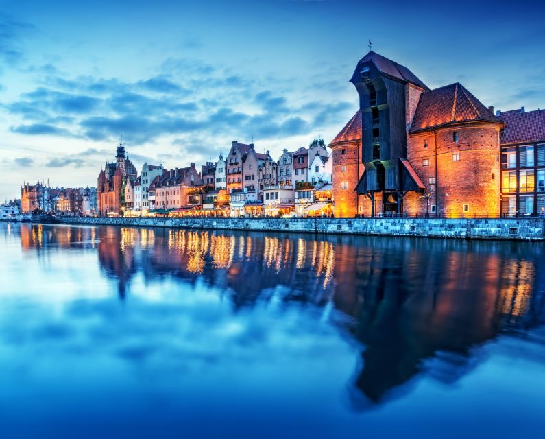 Gdańsk: Old Town Private Walking Tour with Legends and Facts - Neptune’s Fountain and the merchant city