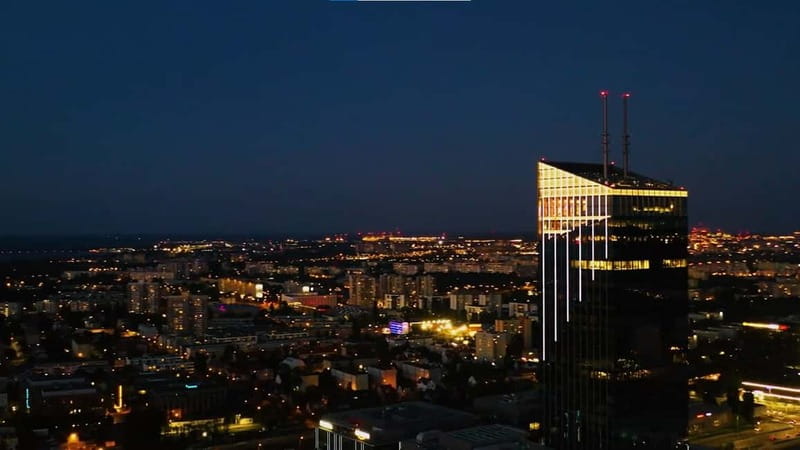 Gdańsk: Olivia Star Sky-High Views, Dinner, and Cocktails - The 32nd-floor viewpoint is the main event
