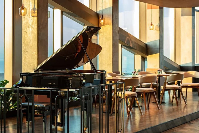 Gdańsk: Olivia Star Sky-High Views, Dinner, and Cocktails - Timing your visit without rushing