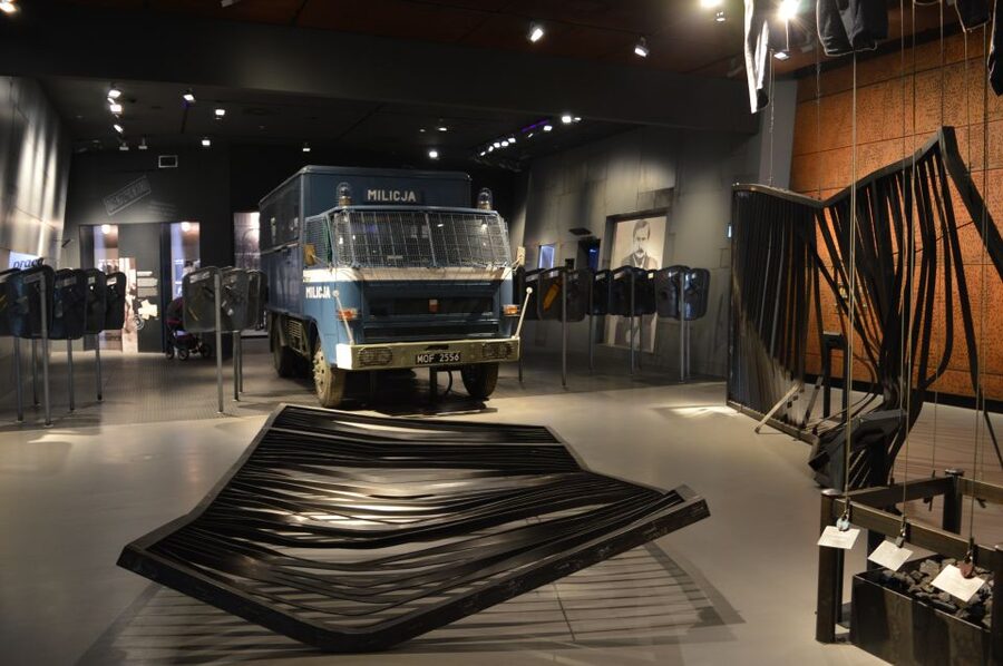 Gdansk: Private Communism Tour with Solidarity Center Museum - Timing, access, and small practical details