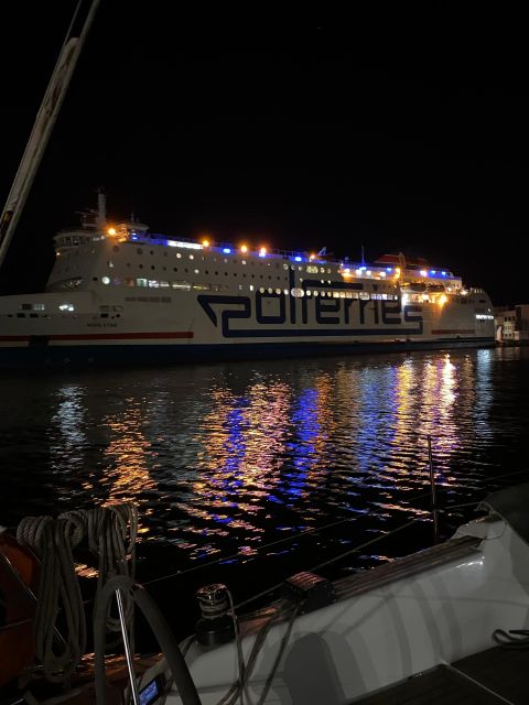 Gdansk: Scenic Evening Yacht Cruise with Welcome Drink - Prosecco in warm weather, mulled wine in winter