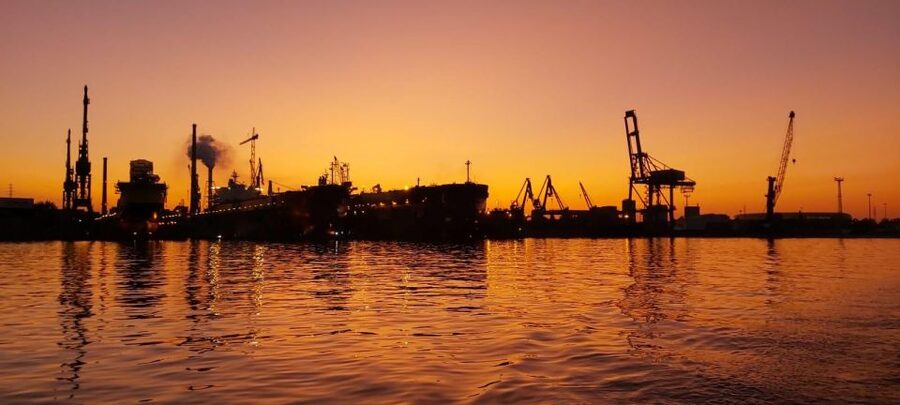 Gdańsk: Scenic Sunset Cruise with Welcome Drink - Key things to know before you board
