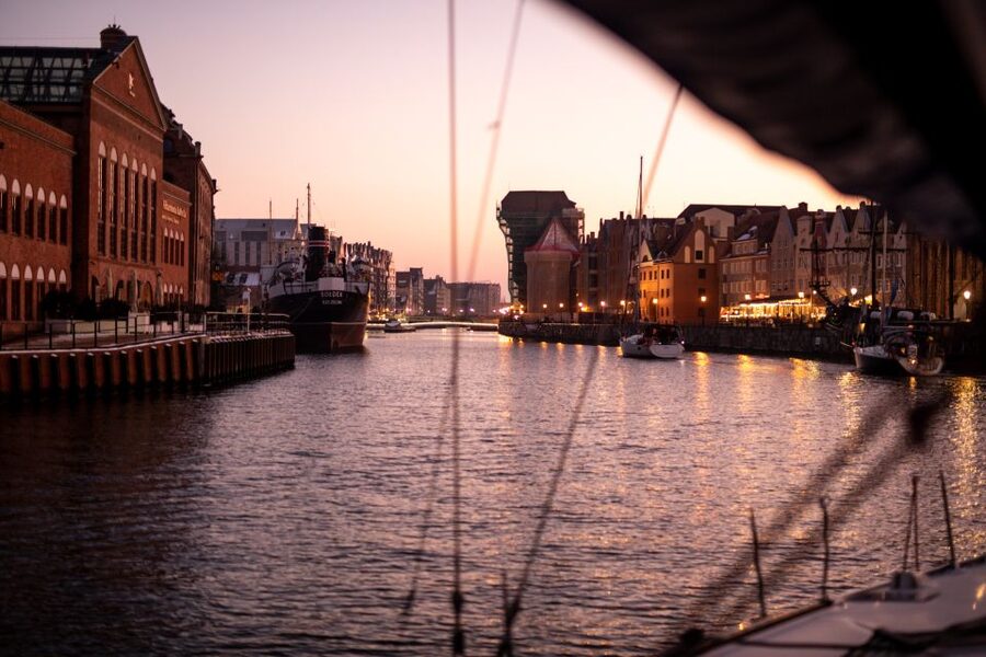 Gdańsk: Scenic Sunset Cruise with Welcome Drink - The Philharmonic and Second World War Museum