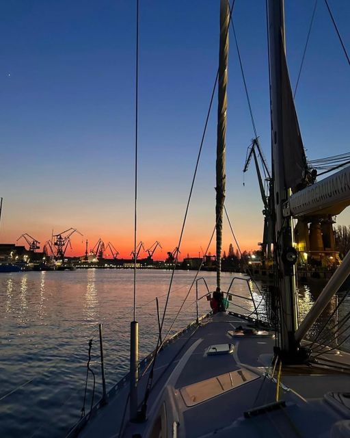 Gdańsk: Scenic Sunset Cruise with Welcome Drink - Ship repair and the birthplace of Solidarity