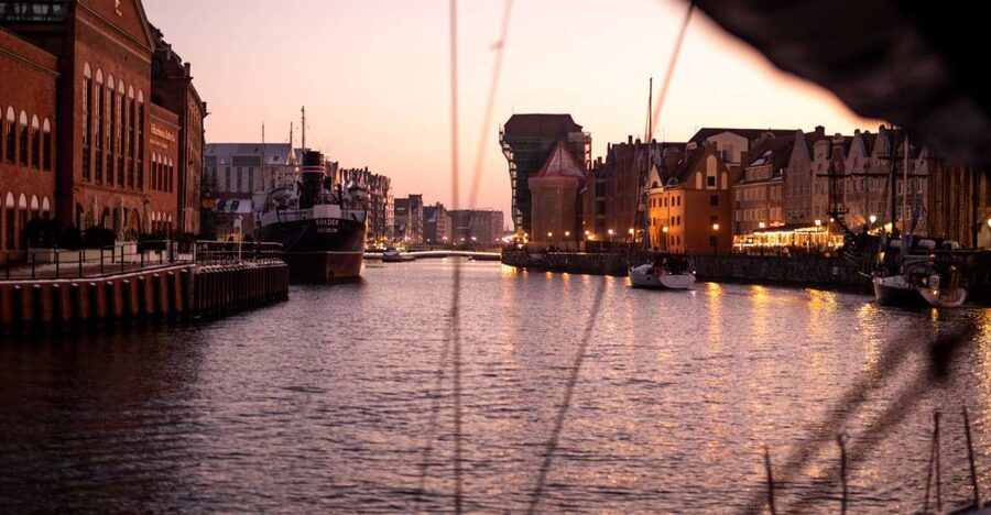 Gdańsk: Scenic Sunset Cruise with Welcome Drink - Boarding at the Motława River