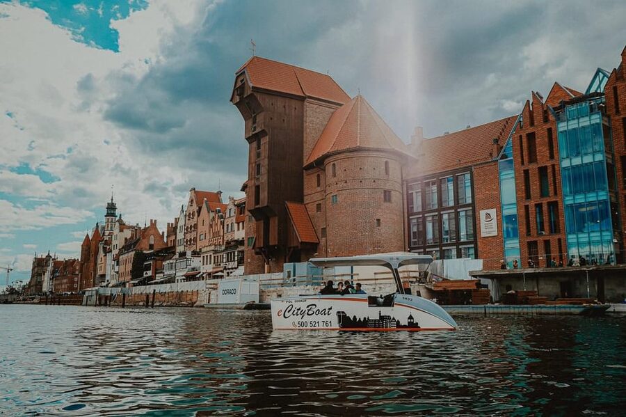 Gdańsk: Sightseeing EcoCruise around the Old Town of Gdansk - Comfort, weather, and the small-boat advantage
