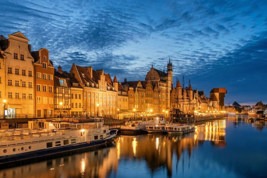 Gdansk: Small Group Walking Tour - Starting beside Neptune’s Statue at 6:00 PM