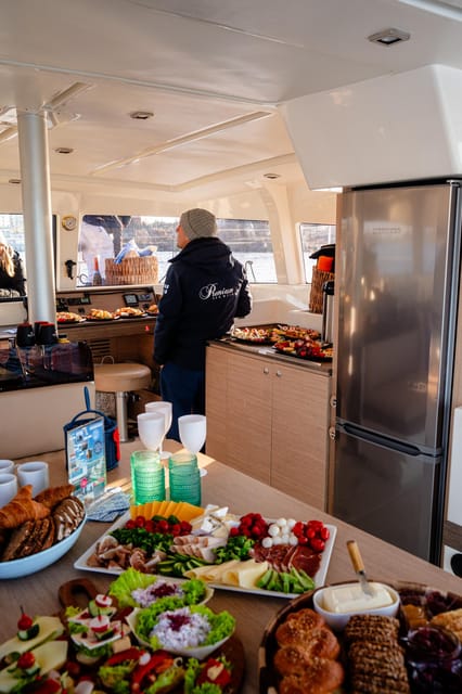 Gdansk/Sopot: Breakfast Cruise on a Catamaran - What arrives on the breakfast buffet