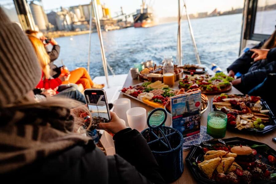 Gdansk/Sopot: Breakfast Cruise on a Catamaran - The crew and the pace of the two-hour trip