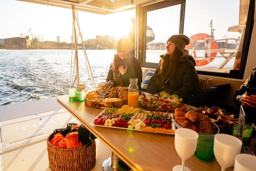 Gdansk/Sopot: Breakfast Cruise on a Catamaran - Sopot’s morning schedule and Bay of Gdansk views