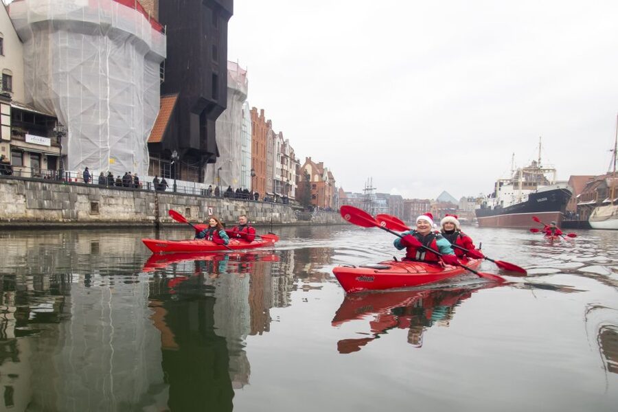 Gdansk: Winter Kayaking Tour - Old Town facades from the Motława