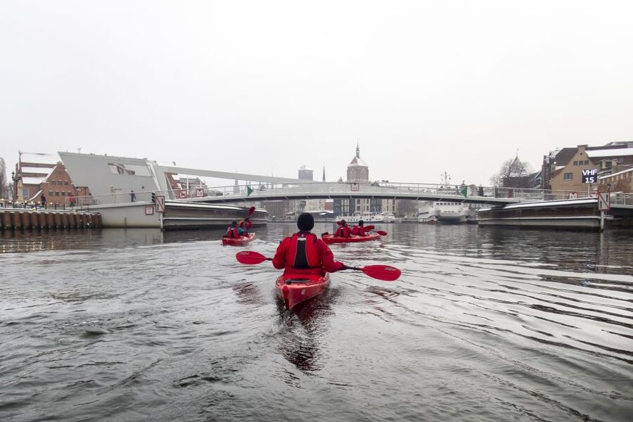Gdansk: Winter Kayaking Tour - Hot chocolate before the return paddle