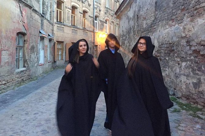 Ghost stories of Warsaw Private Night Tour - Why walking works better for ghost stories