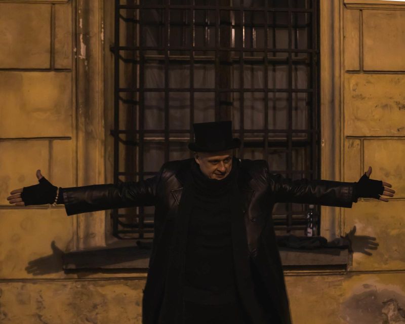 Ghosts & Crimes: Macabre Kraków Walking Tour in English - Meeting Kraków between the Barbican and St. Florian’s Gate