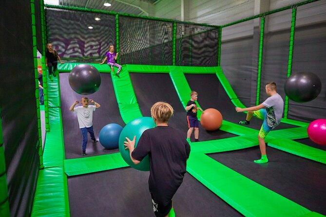 GOjump MEGAPARK Kraków-Sikorki - 1 hour Trampoline Park ticket - Key points to know before you jump
