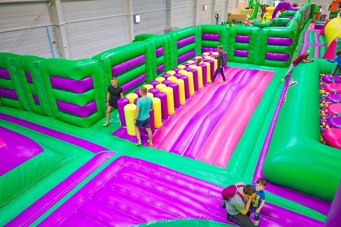 GOjump MEGAPARK Kraków-Sikorki 1h ticket: GOair Inflatable Park - What you actually get at GOjump Sikorki