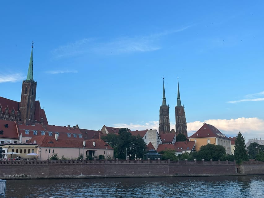Group city tour (walking tour) through Wroclaw in German - The Market Square and Town Hall