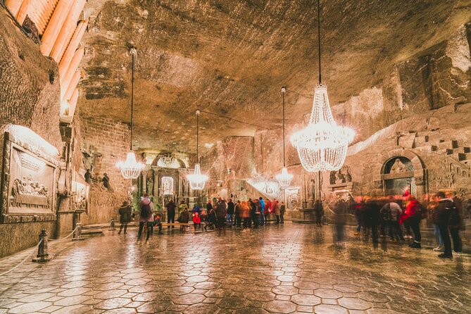 Guided tour to Salt Mine & Schindler Factory with Pick-Up Options - The break between Wieliczka and Schindler’s Factory