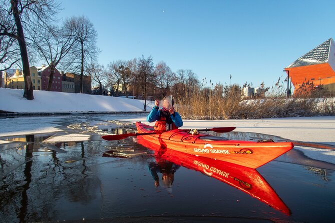 Guided Winter Kayak Tour in Gdańsk & Hot Chocolate Treat - Setting off in a stable double kayak