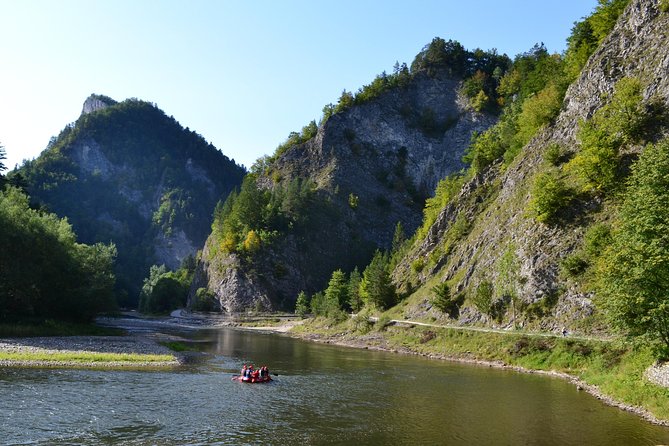Half-Day Dunajec River Rafting tour from Krakow - Weather, dates, and what can change
