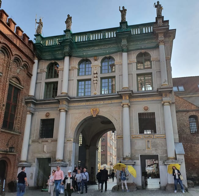 Historic City Center Tour Gdansk in German - The Crane and Gdańsk’s working waterfront