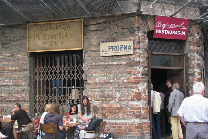 Jewish Warsaw - Prozna Street and the feel of a preserved commercial street