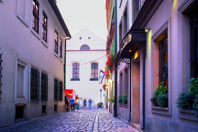Kazimierz, Jewish Ghetto, Schindler's List story - Golf Cart Tour - Why the golf cart format can work well