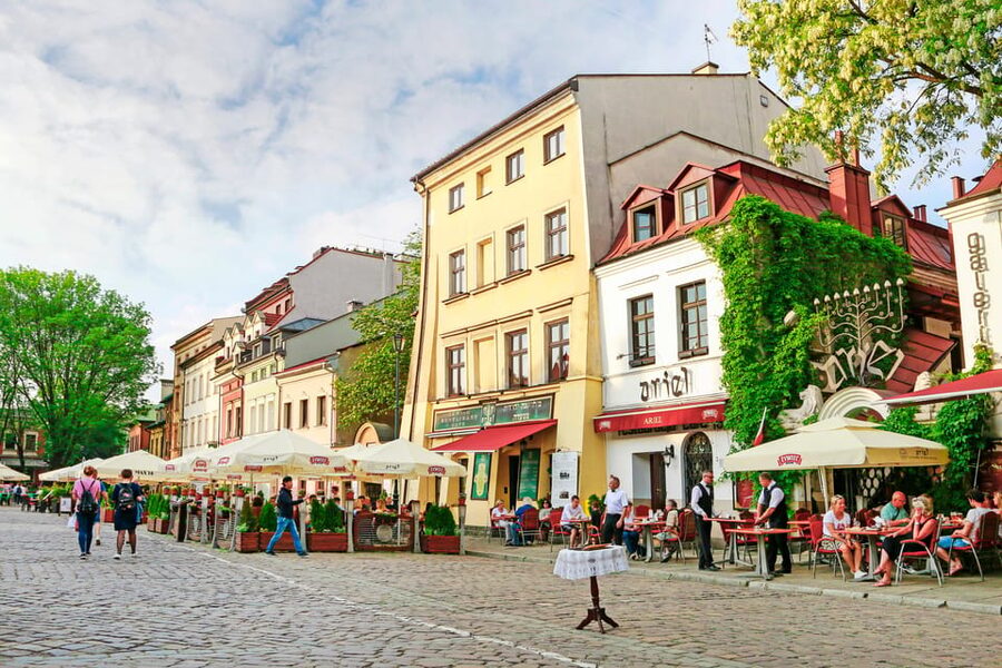 Kazimierz Jewish Quarter Tour & Schindler's Factory Guided - Why this pairing works so well in Krakow