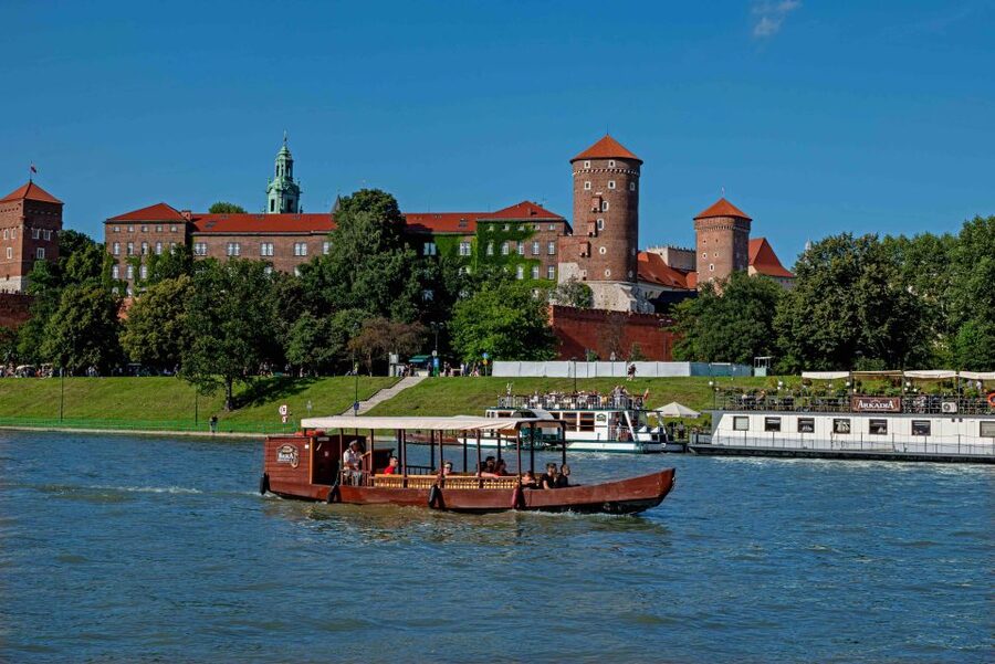 Krakow: 1-Hour Evening Vistula River Cruise - Dębnicki Bridge and the Norbertine Convent
