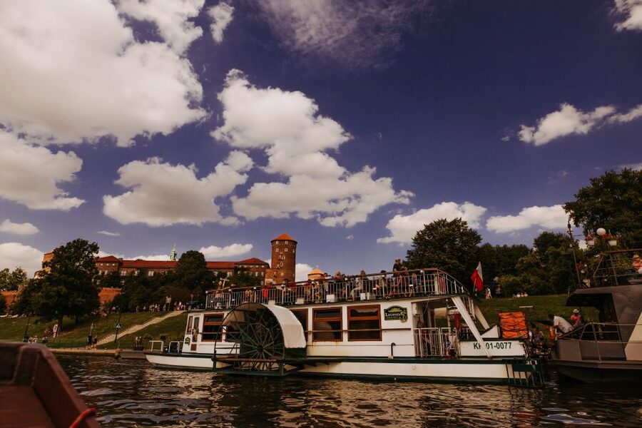 Krakow: 1-Hour Evening Vistula River Cruise - Manggha Centre and Krakow’s Bridges