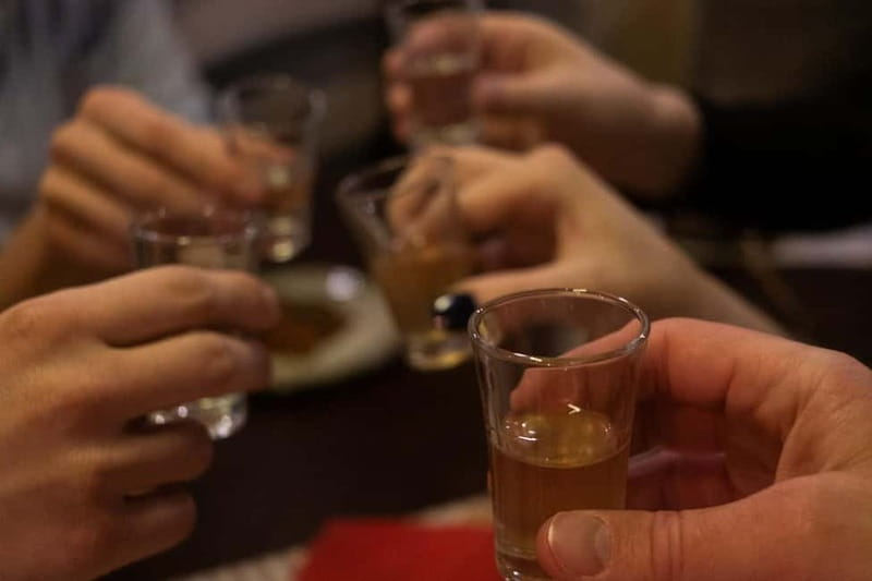 Krakow: 6-Course Full Polish Food Tour with Vodka Tasting - Why the guide matters more than the restaurant names