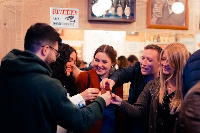 Krakow: 6-Course Full Polish Food & Vodka Tour - Żurek and oscypek: two good introductions to Poland