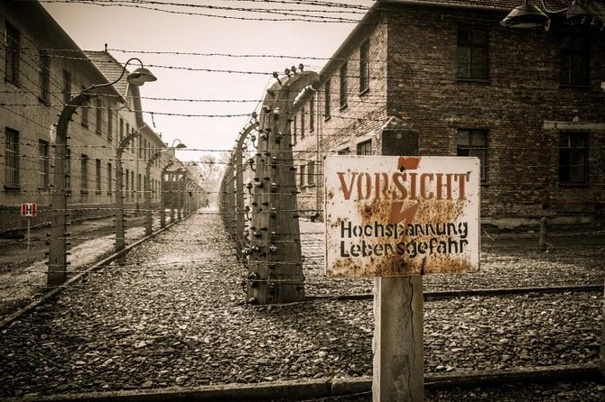 Krakow and Auschwitz Small Group Tour from Warsaw with Lunch - Why This Day Trip Appeals to Me