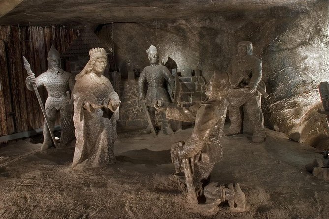 Krakow and Wieliczka Small Group Tour from Warsaw with Lunch - Why combine Wieliczka and Krakow in one day?