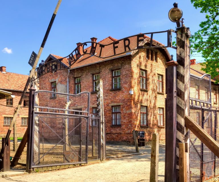 Krakow: Auschwitz-Birkenau and Wieliczka Salt Mine Day Trip - The ride from Krakow