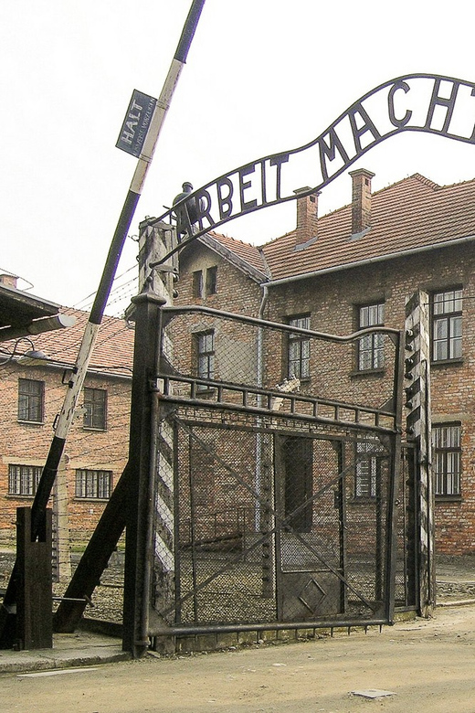Krakow: Auschwitz-Birkenau Day Trip with Tour Leader - The journey from Krakow to Oświęcim