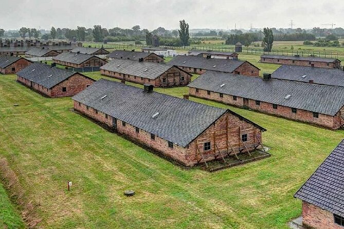 Krakow: Auschwitz-Birkenau Tour & Museum Expert Guide - What to pack for a long, exposed day