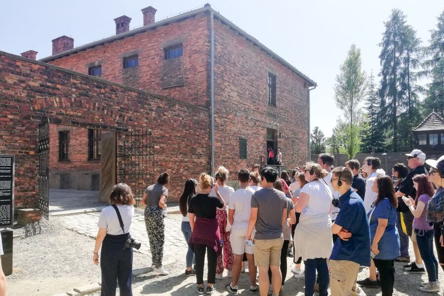 Krakow: Auschwitz Guided Tour with Pickup and Optional Lunch - The guides are the heart of the experience