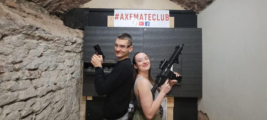 Krakow: Axe Mate Club Shooting Range Entry Ticket - The Crosman rifle and its collimator sight
