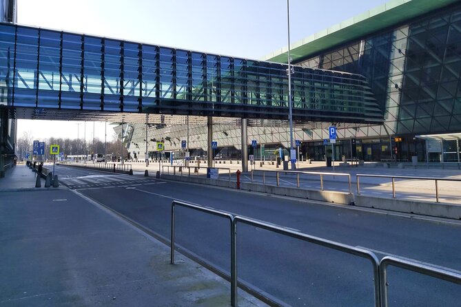 Kraków Balice Airport Transfer: Private One Way - Leaving Kraków Balice Airport without the usual fuss