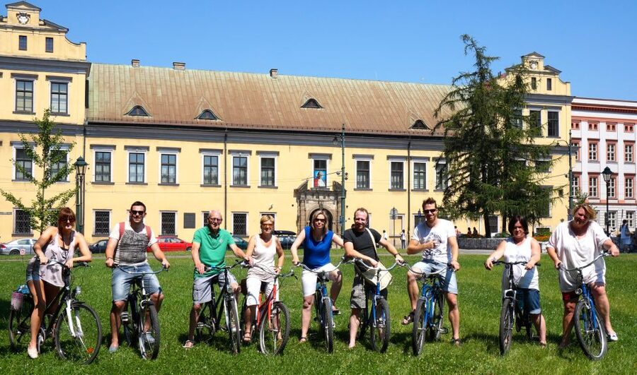 Krakow: Bike Tour of the Old Town, Kazimierz, and the Ghetto - Jagiellonian University and St. Francis of Assisi