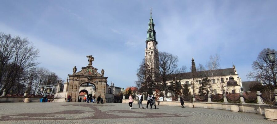 Krakow: Black Madonna Sanctuary of Czestochowa - Guided Tour - Why Czestochowa matters to Poland