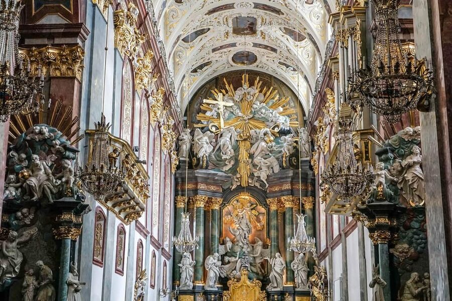 Krakow: Black Madonna Sanctuary of Czestochowa - Guided Tour - What the $93 price really covers