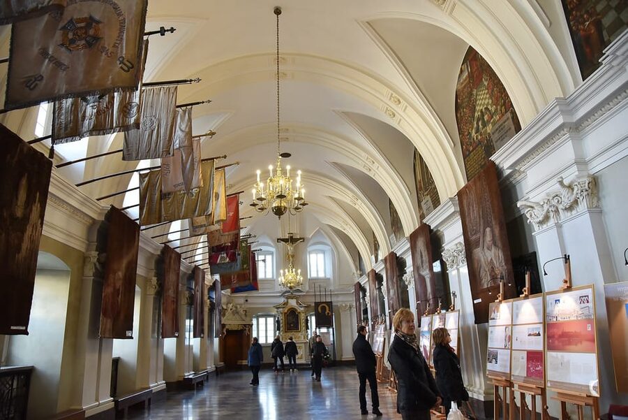 Krakow: Black Madonna Sanctuary of Czestochowa - Guided Tour - Who should book this day trip