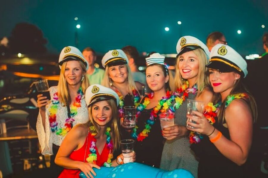 Krakow: Boat Party with Unlimited Drinks - Choosing the right departure time