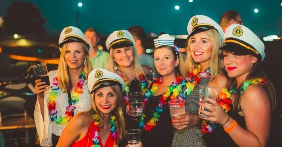 Krakow: Boat Party with Unlimited Drinks - The magician, photo booth, and party extras