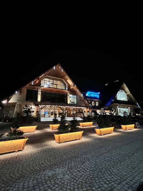 Krakow: Chocholowskie Thermal Baths Evening Ticket - Three hours among the thermal pools